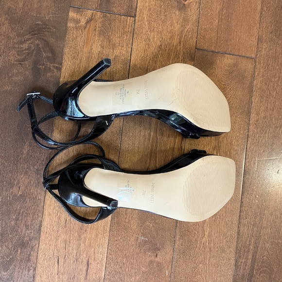 Nine West Heels- tall and sexy! - Picture 5 of 7